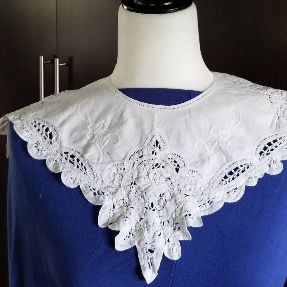 Dress collar